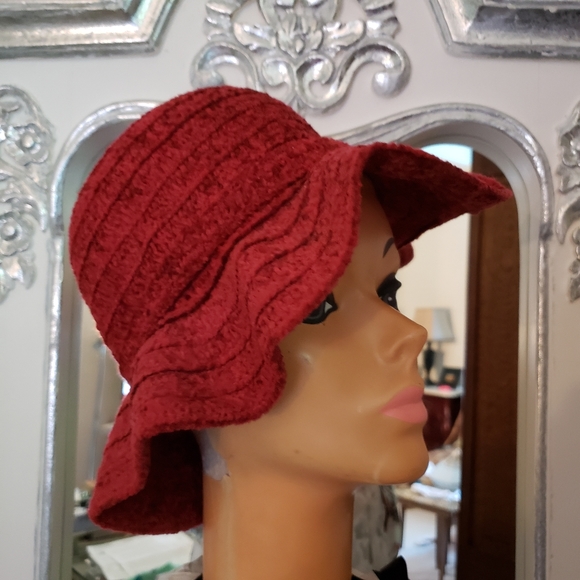 Hat. - Picture 3 of 9